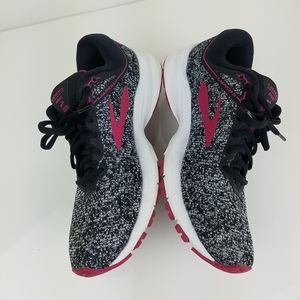 Brooks launch 5 women's running shoes size 8